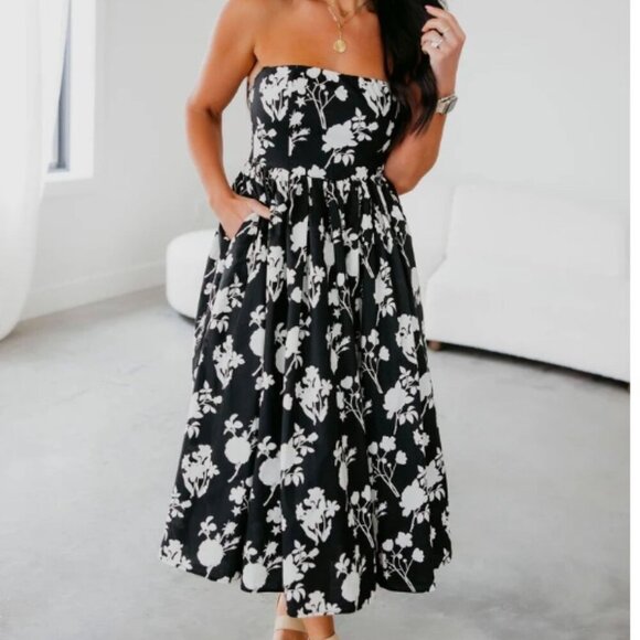 Klesis Dresses & Skirts - Brand New Tags On "Klesis" Strapless Floral Dress